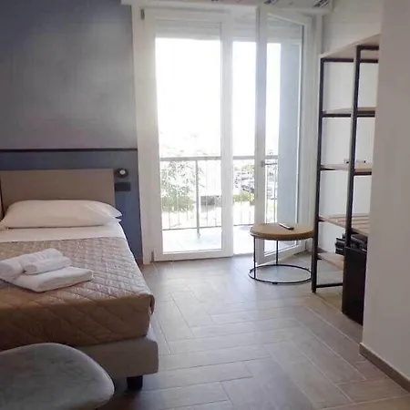 Global Hotel 3*