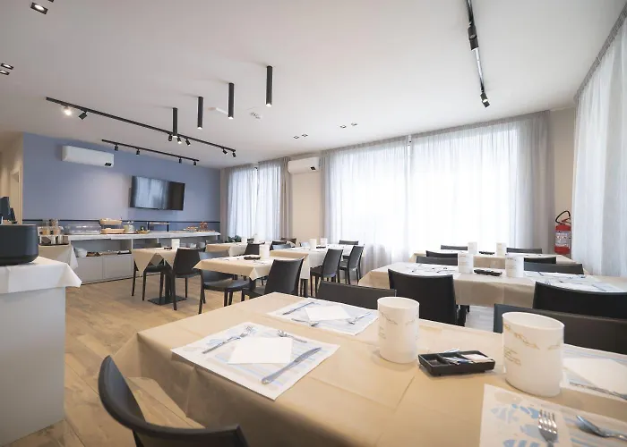 Global 3* 리미니